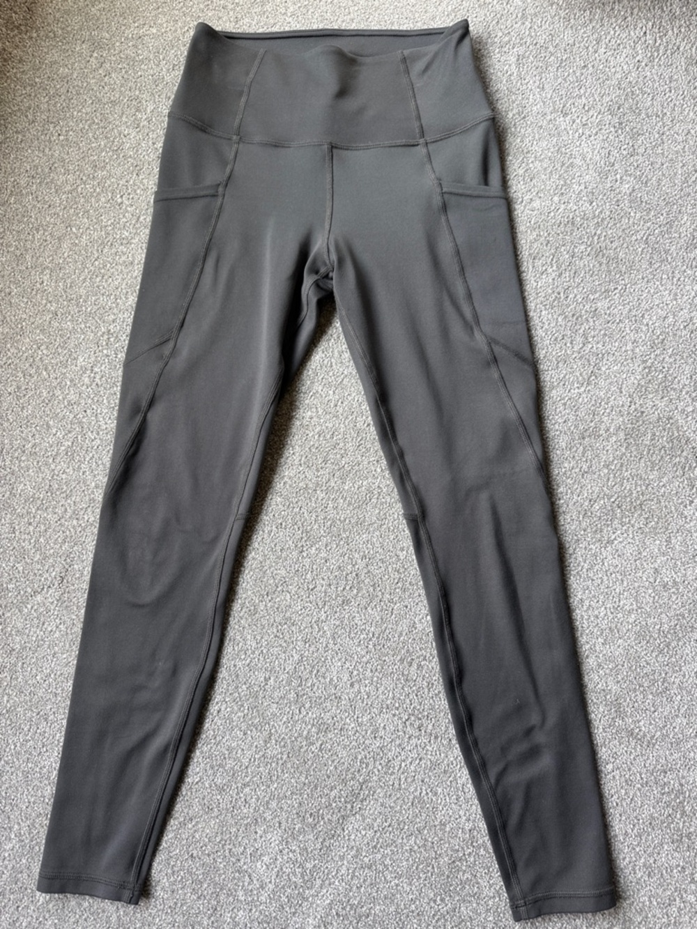 Quince Olive-Taupe Performance Leggings with Pockets